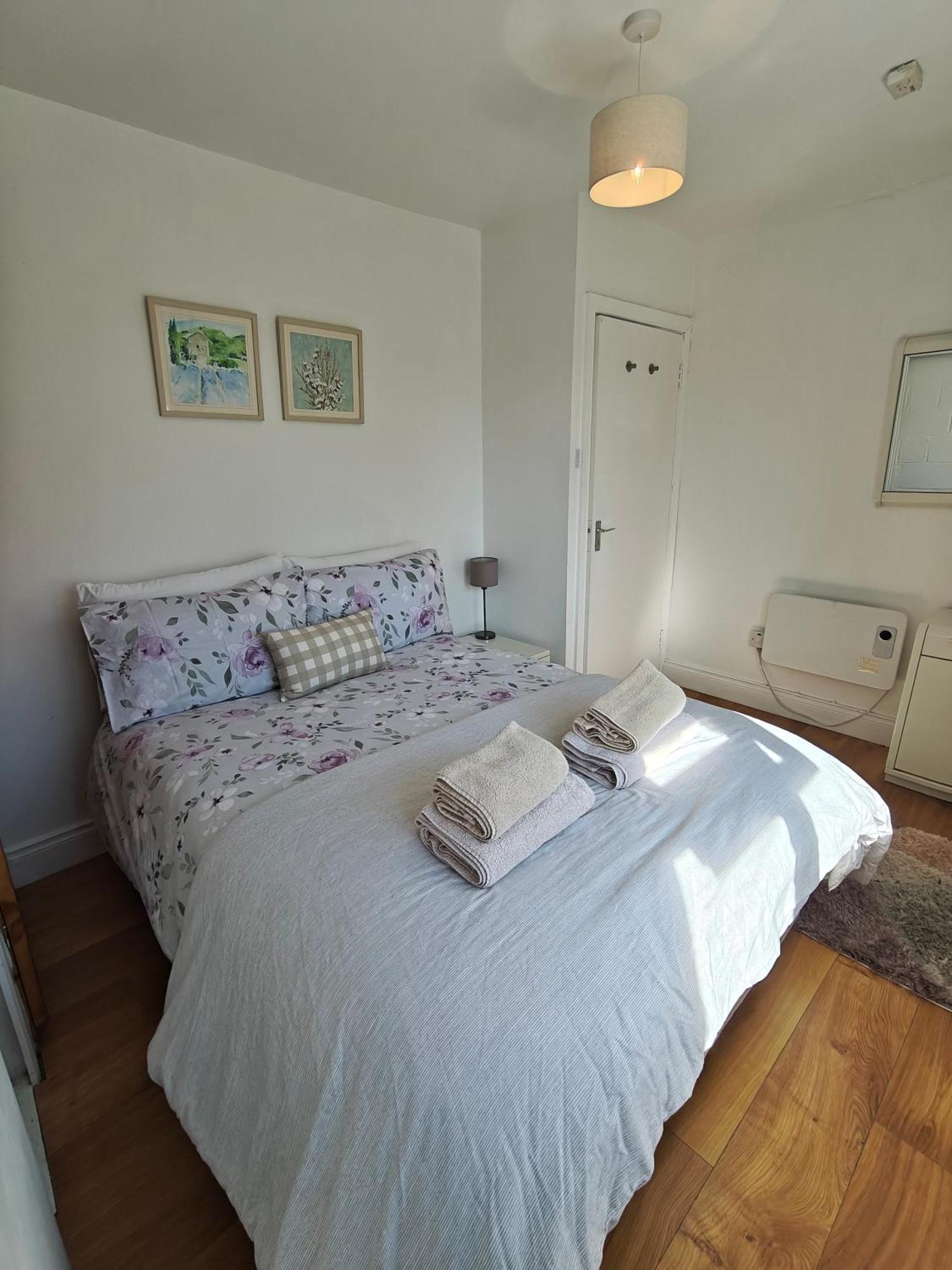Sweethaven Chalet Killarone Room photo